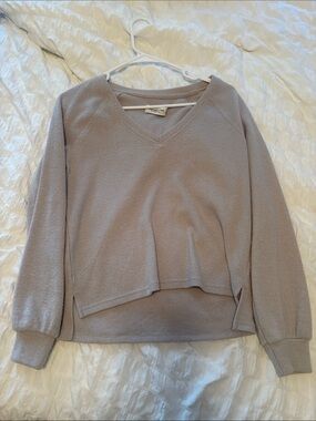 Abercrombie & Fitch Women's V-Neck Sweater in Light Beige Gray